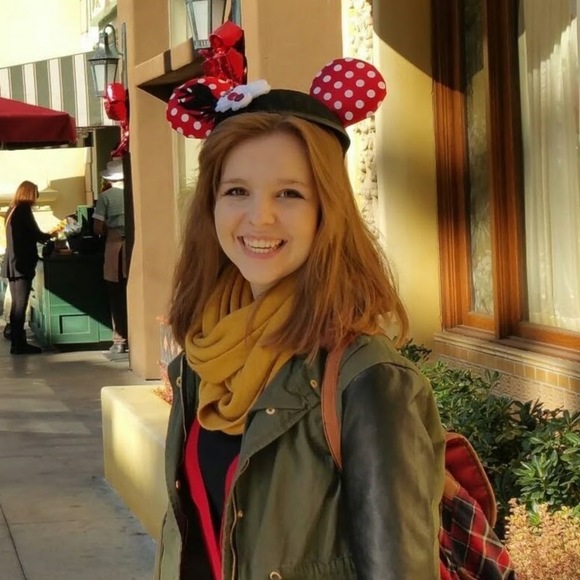 Meet your Posher, Alissa - Picture 1 of 1